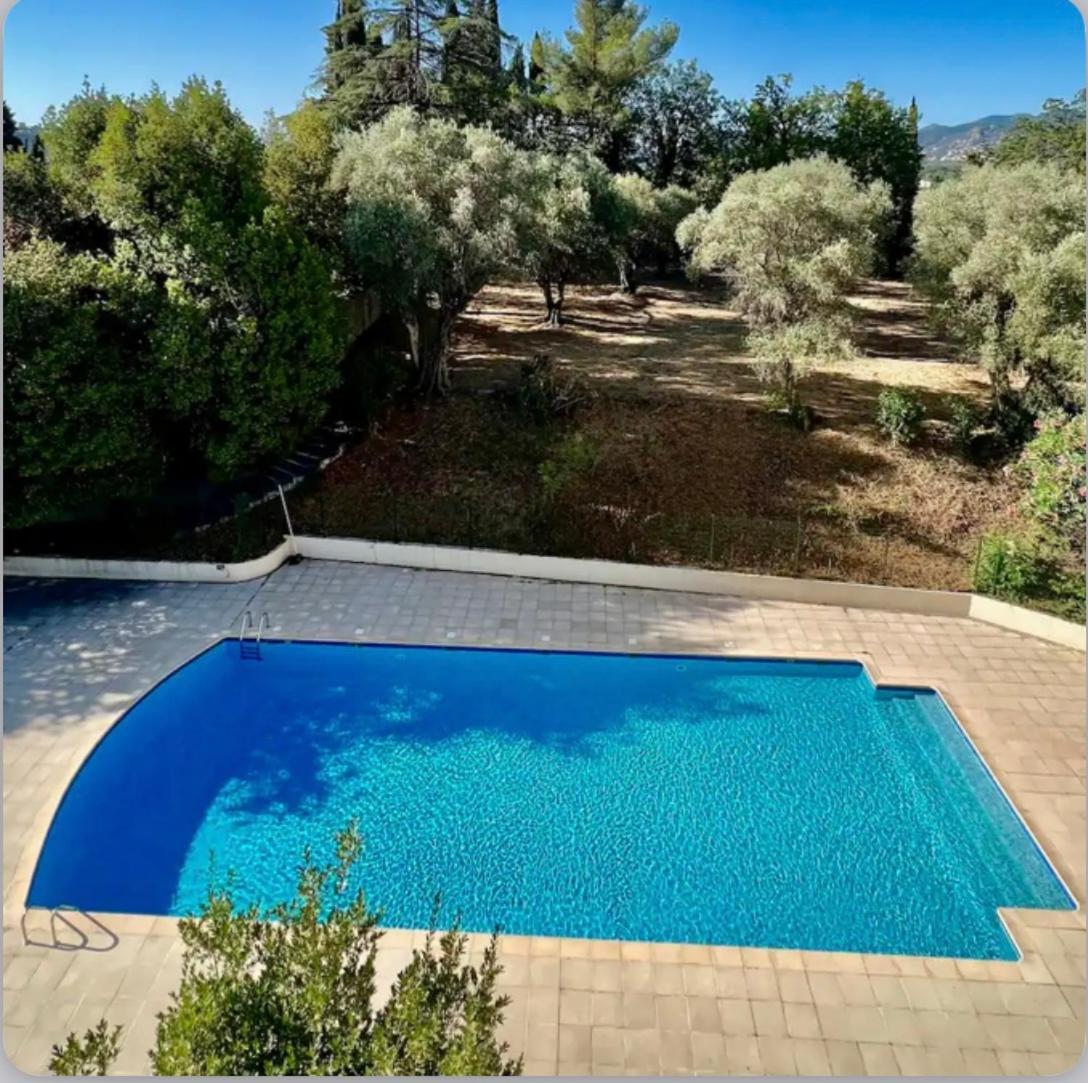 Tres Bel Appartement Cannes Exterior photo